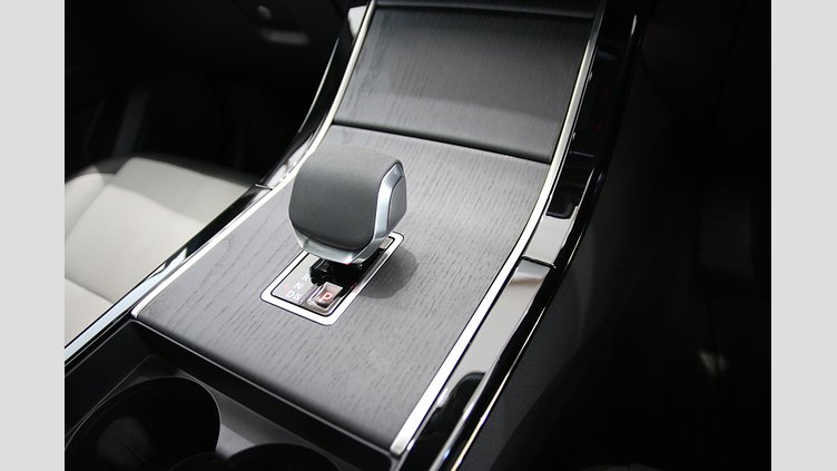 2024 認定中古車 Land Rover Range Rover Velar オストゥーニパールホワイト D200マイルドハイブリッド（ディーゼル） Dynamic SE