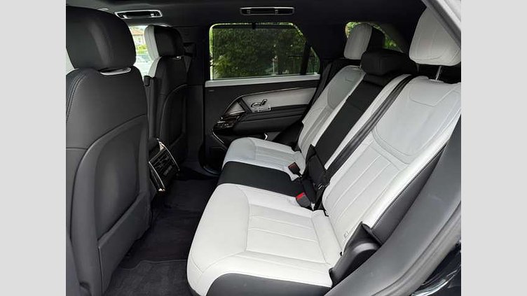 2023 認定中古車 Land Rover Range Rover Sport サントリーニブラック 3.0リッター6気筒300PSターボチャージドディーゼルMHEV（オートマチック） DYNAMIC SE