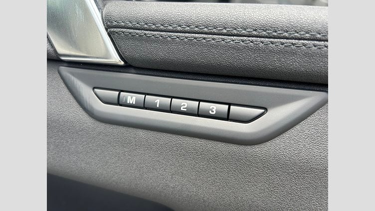 2024 認定中古車 Land Rover Discovery Sport フジホワイト D200（ディーゼル）  S