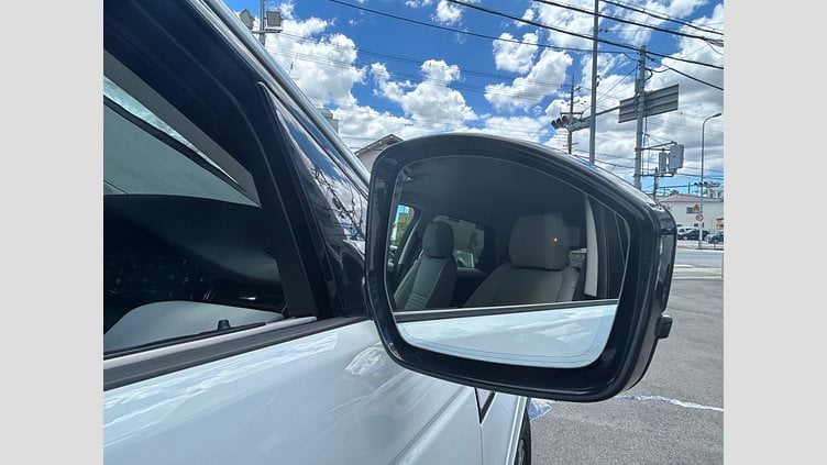 2024 認定中古車 Land Rover Discovery Sport フジホワイト D200（ディーゼル）  S