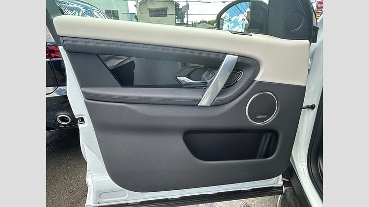 2024 認定中古車 Land Rover Discovery Sport フジホワイト D200（ディーゼル）  S