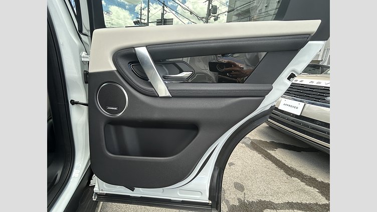 2024 認定中古車 Land Rover Discovery Sport フジホワイト D200（ディーゼル）  S