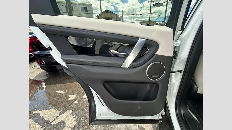2024 認定中古車 Land Rover Discovery Sport フジホワイト D200（ディーゼル）  S