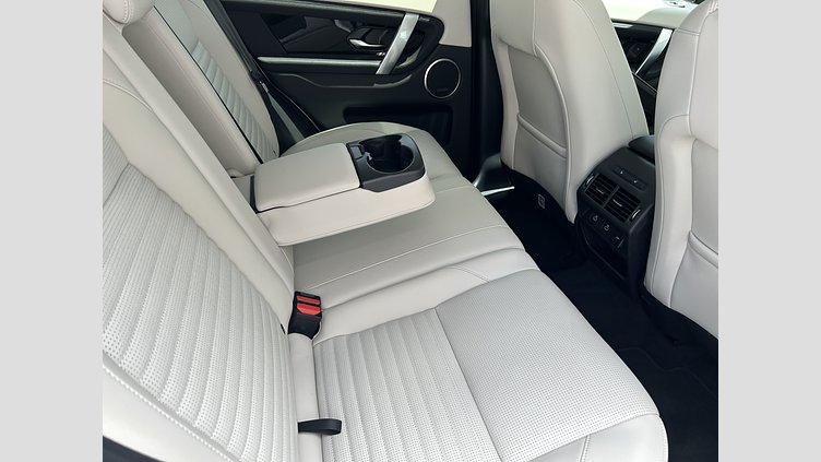 2024 認定中古車 Land Rover Discovery Sport フジホワイト D200（ディーゼル）  S