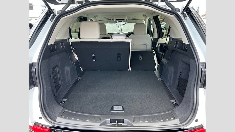 2024 認定中古車 Land Rover Discovery Sport フジホワイト D200（ディーゼル）  S