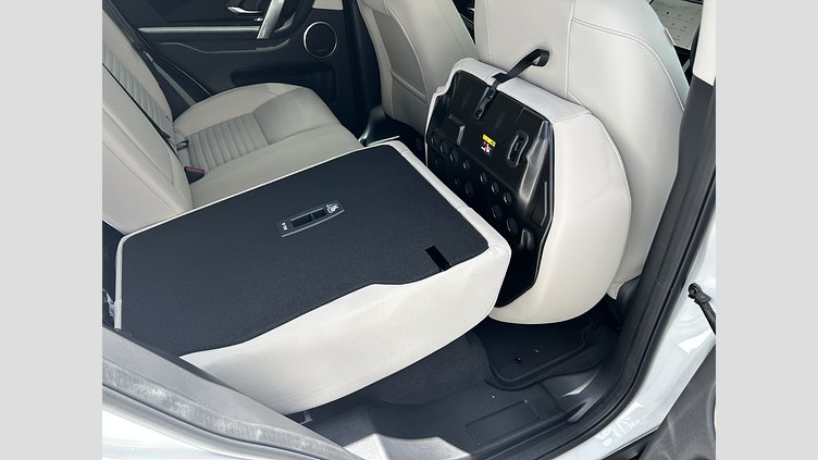 2024 認定中古車 Land Rover Discovery Sport フジホワイト D200（ディーゼル）  S