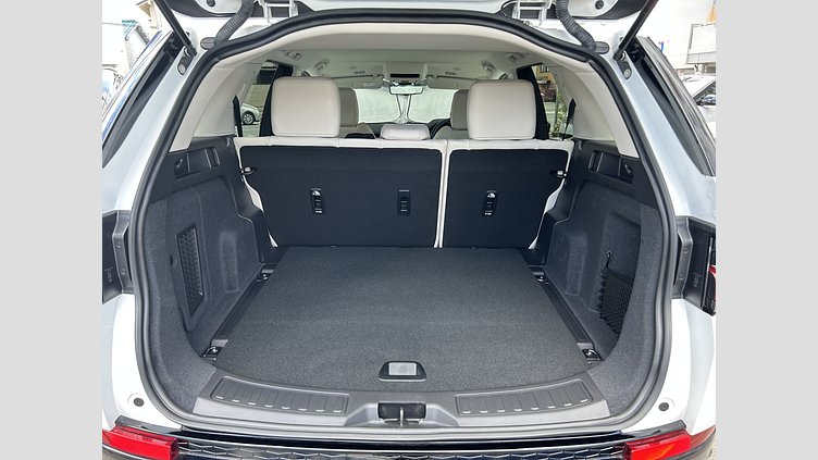 2024 認定中古車 Land Rover Discovery Sport フジホワイト D200（ディーゼル）  S
