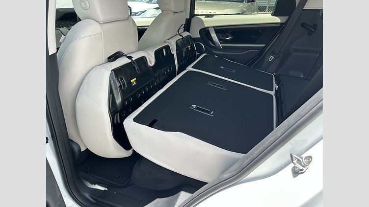2024 認定中古車 Land Rover Discovery Sport フジホワイト D200（ディーゼル）  S