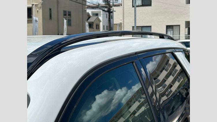 2024 認定中古車 Land Rover Discovery Sport フジホワイト D200（ディーゼル）  S