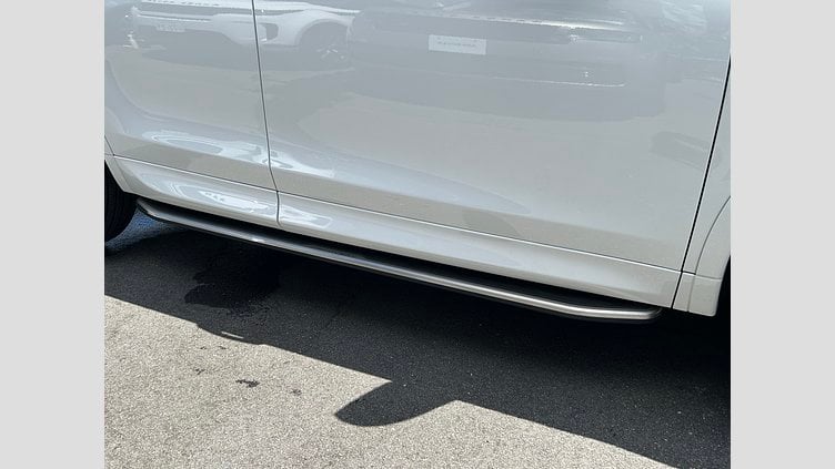 2024 認定中古車 Land Rover Discovery Sport フジホワイト D200（ディーゼル）  S