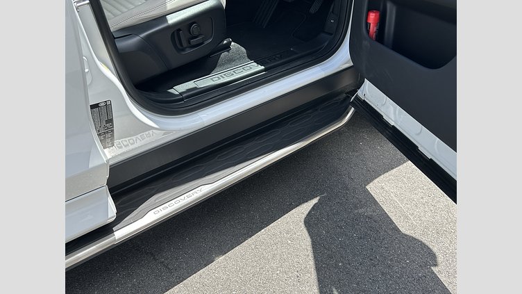 2024 認定中古車 Land Rover Discovery Sport フジホワイト D200（ディーゼル）  S