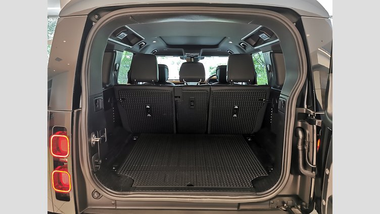 2023 認定中古車 Land Rover Defender 110 サントリーニブラック D300 AWD（AT） X-DYNAMIC HSE