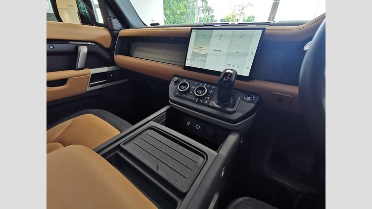 2023 認定中古車 Land Rover Defender 110 サントリーニブラック D300 AWD（AT） X-DYNAMIC HSE