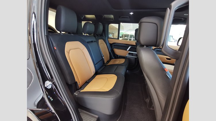 2023 認定中古車 Land Rover Defender 110 サントリーニブラック D300 AWD（AT） X-DYNAMIC HSE