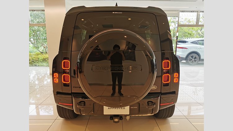 2023 認定中古車 Land Rover Defender 110 サントリーニブラック D300 AWD（AT） X-DYNAMIC HSE