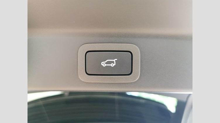 2022 認定中古車 Jaguar F-Pace サントリーニブラック P550 AWD（オートマチック） SVR