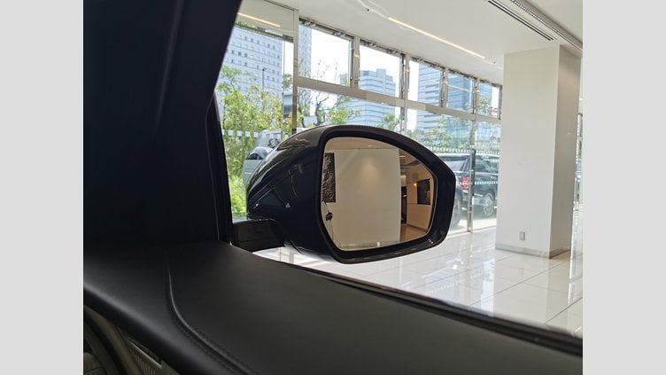2022 認定中古車 Jaguar F-Pace サントリーニブラック P550 AWD（オートマチック） SVR