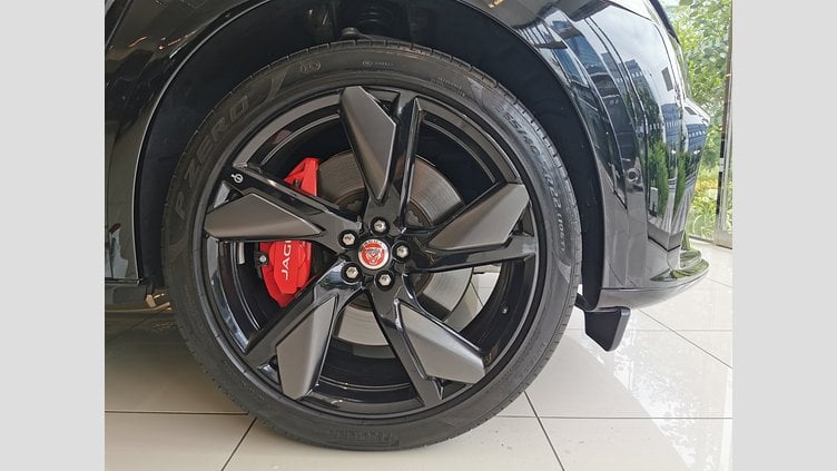 2022 認定中古車 Jaguar F-Pace サントリーニブラック P550 AWD（オートマチック） SVR