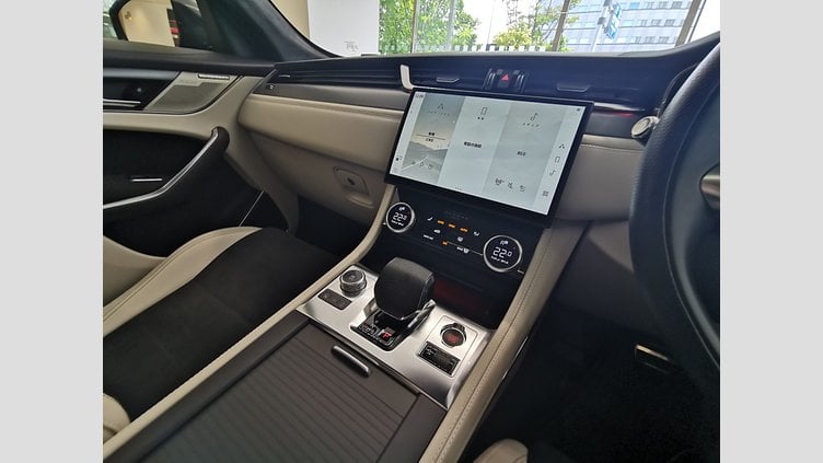 2022 認定中古車 Jaguar F-Pace サントリーニブラック P550 AWD（オートマチック） SVR