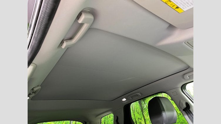 2018 認定中古車 Land Rover Discovery Sport Santorini Black 2.0 litre i4D Diesel HSE