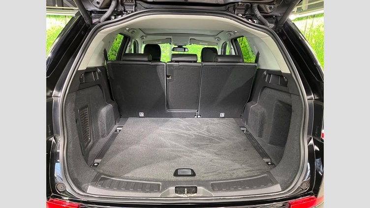 2018 認定中古車 Land Rover Discovery Sport Santorini Black 2.0 litre i4D Diesel HSE