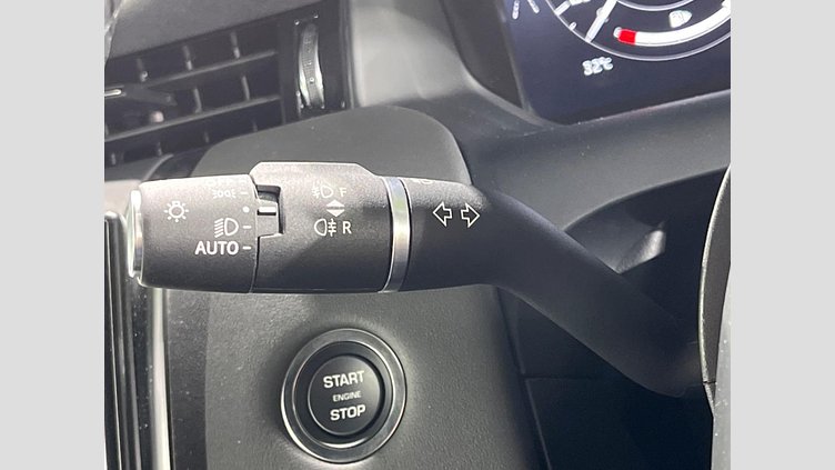2024 認定中古車 Land Rover Discovery Sport サントリーニブラック プラグインハイブリッド（ガソリン） 標準ホイール Dynamic HSE