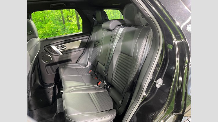 2024 認定中古車 Land Rover Discovery Sport サントリーニブラック プラグインハイブリッド（ガソリン） 標準ホイール Dynamic HSE