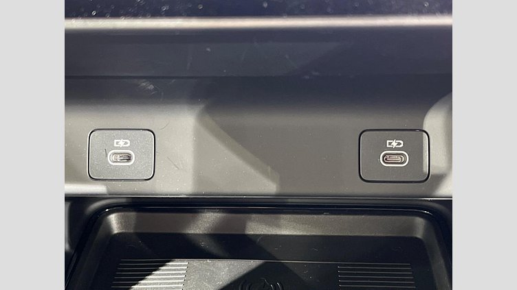 2024 認定中古車 Land Rover Discovery Sport サントリーニブラック プラグインハイブリッド（ガソリン） 標準ホイール Dynamic HSE