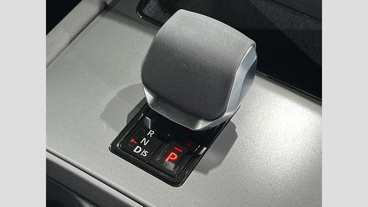 2024 認定中古車 Land Rover Discovery Sport サントリーニブラック プラグインハイブリッド（ガソリン） 標準ホイール Dynamic HSE