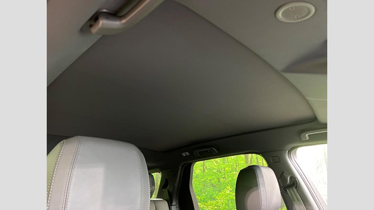 2024 認定中古車 Land Rover Discovery Sport サントリーニブラック プラグインハイブリッド（ガソリン） 標準ホイール Dynamic HSE