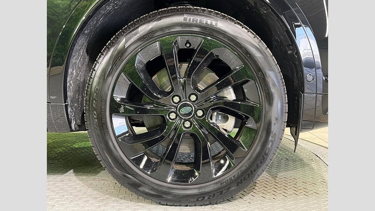 2024 認定中古車 Land Rover Discovery Sport サントリーニブラック プラグインハイブリッド（ガソリン） 標準ホイール Dynamic HSE