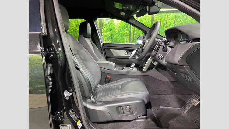 2024 認定中古車 Land Rover Discovery Sport サントリーニブラック プラグインハイブリッド（ガソリン） 標準ホイール Dynamic HSE