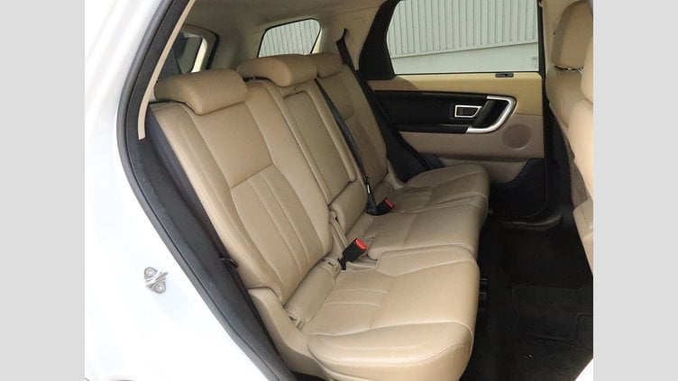 2015 認定中古車 Land Rover Discovery Sport Yulong White 2.0 litre Si4 Petrol HSE