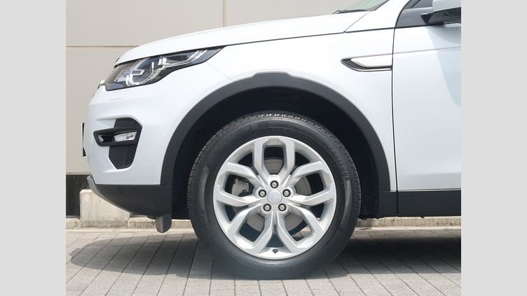 2015 認定中古車 Land Rover Discovery Sport Yulong White 2.0 litre Si4 Petrol HSE