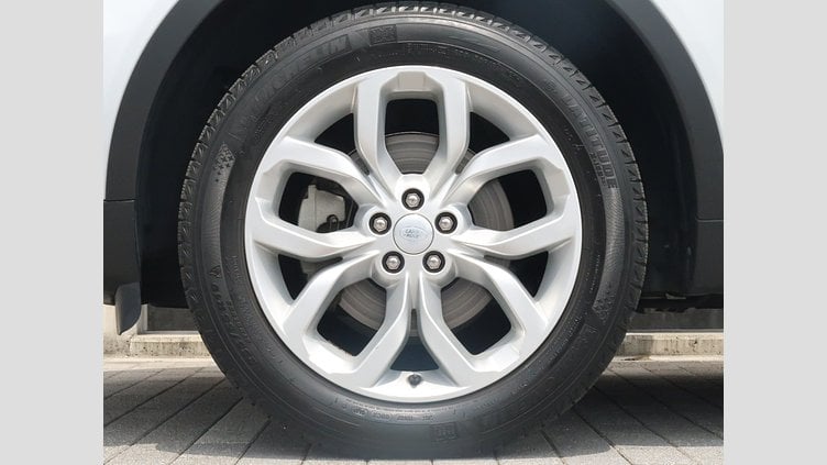 2015 認定中古車 Land Rover Discovery Sport Yulong White 2.0 litre Si4 Petrol HSE