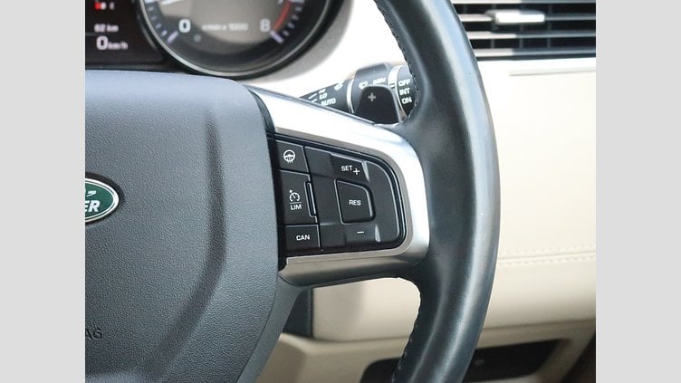 2015 認定中古車 Land Rover Discovery Sport Yulong White 2.0 litre Si4 Petrol HSE