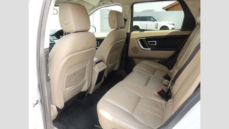 2015 認定中古車 Land Rover Discovery Sport Yulong White 2.0 litre Si4 Petrol HSE