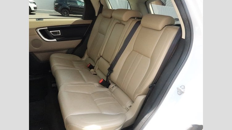 2015 認定中古車 Land Rover Discovery Sport Yulong White 2.0 litre Si4 Petrol HSE