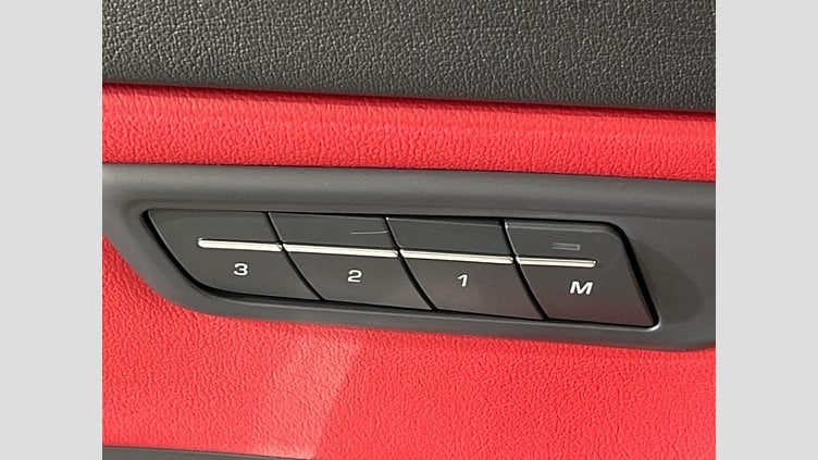2018 認定中古車 Jaguar E-Pace サントリーニ ブラック P300 オートマチック全輪駆動 R-DYNAMIC HSE