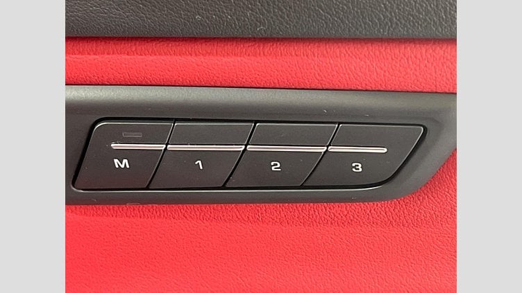 2018 認定中古車 Jaguar E-Pace サントリーニ ブラック P300 オートマチック全輪駆動 R-DYNAMIC HSE