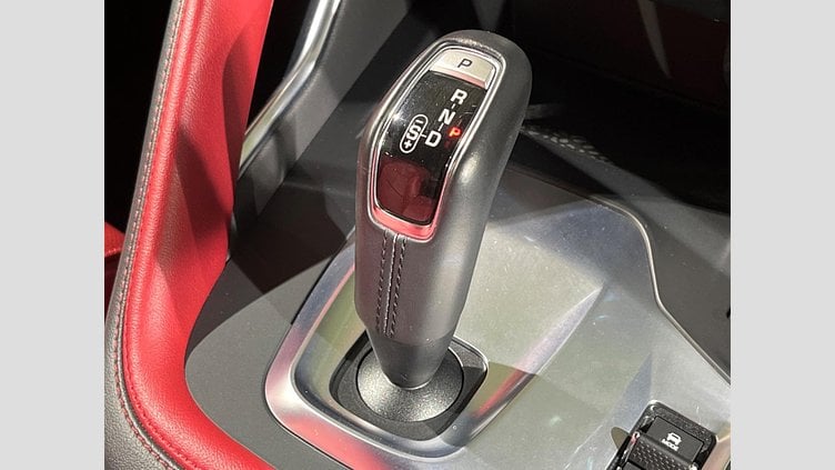 2018 認定中古車 Jaguar E-Pace サントリーニ ブラック P300 オートマチック全輪駆動 R-DYNAMIC HSE
