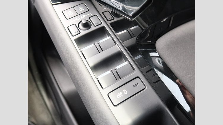 2024 認定中古車 Land Rover Range Rover Evoque フジホワイト P200（ガソリン） スタンダードホイールベース S