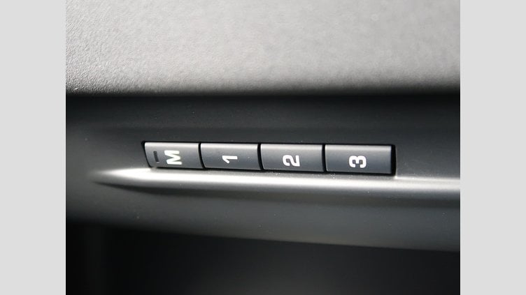 2024 認定中古車 Land Rover Range Rover Evoque フジホワイト P200（ガソリン） スタンダードホイールベース S