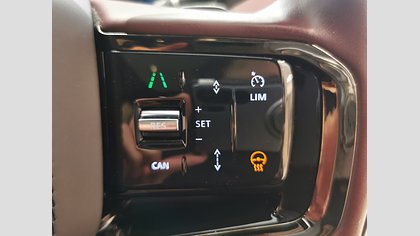 Range Rover Velar 24