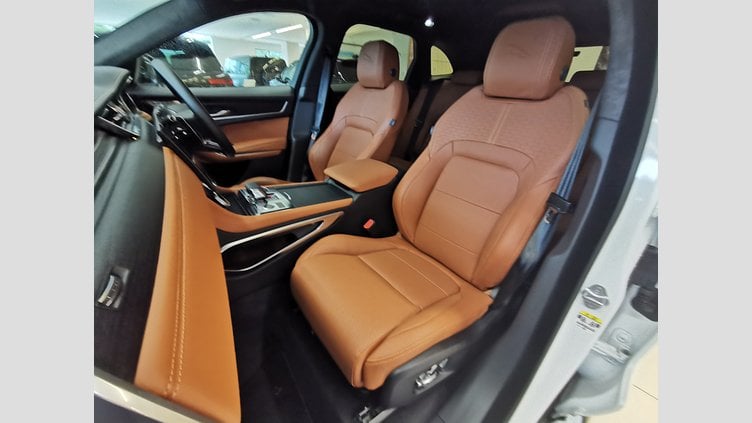 2024 認定中古車 Jaguar F-Pace オストゥーニパールホワイト P400e ガソリン プラグインハイブリッド R-DYNAMIC HSE