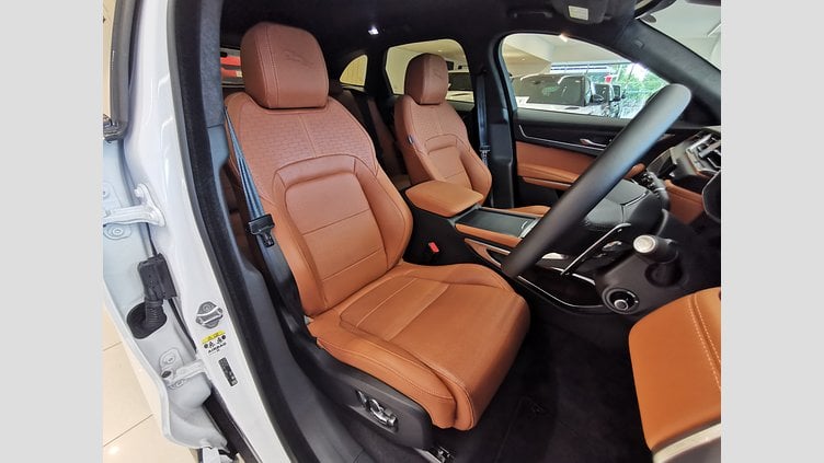 2024 認定中古車 Jaguar F-Pace オストゥーニパールホワイト P400e ガソリン プラグインハイブリッド R-DYNAMIC HSE