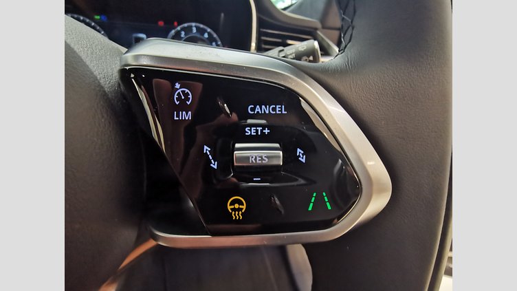 2024 認定中古車 Jaguar F-Pace オストゥーニパールホワイト P400e ガソリン プラグインハイブリッド R-DYNAMIC HSE
