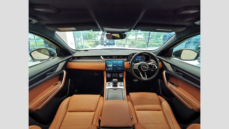 2024 認定中古車 Jaguar F-Pace オストゥーニパールホワイト P400e ガソリン プラグインハイブリッド R-DYNAMIC HSE