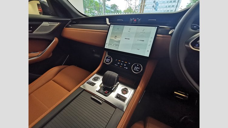 2024 認定中古車 Jaguar F-Pace オストゥーニパールホワイト P400e ガソリン プラグインハイブリッド R-DYNAMIC HSE