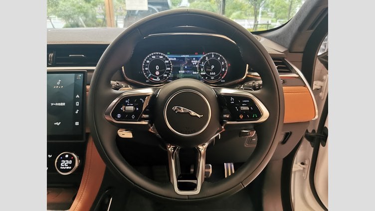 2024 認定中古車 Jaguar F-Pace オストゥーニパールホワイト P400e ガソリン プラグインハイブリッド R-DYNAMIC HSE